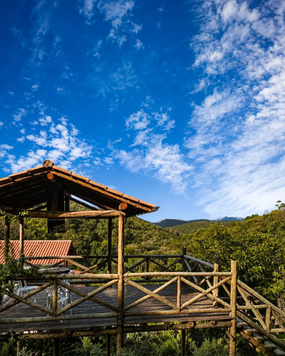 Mirante e trilhas